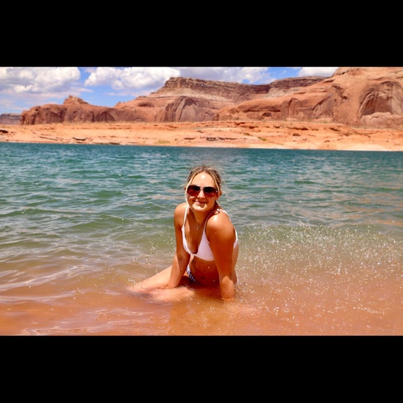 Meet your Posher, Hailey - Picture 1 of 1